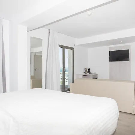 Отель Llaut Boutique (adults Only)